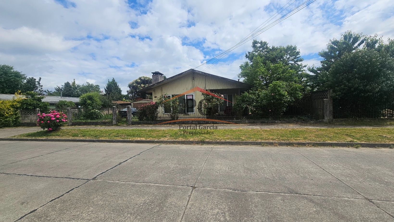 CASA CENTRAL CON AMPLIO SITIO EN PAILLACO 2