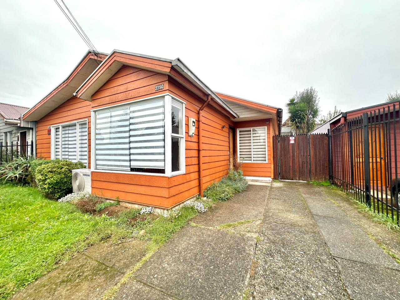 AMPLIA CASA DE UN PISO CALLE ISLA DEL REY 2