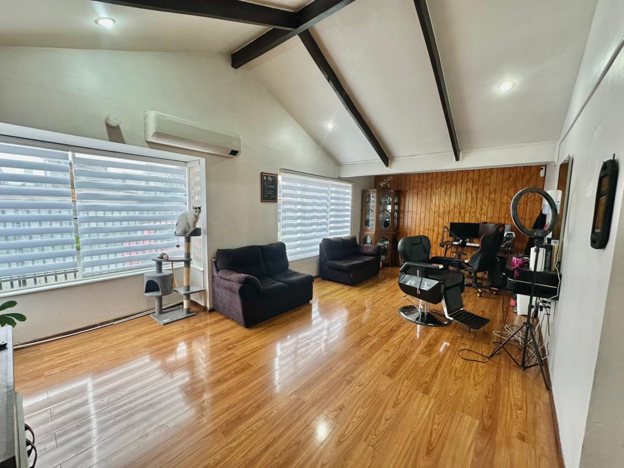 AMPLIA CASA DE UN PISO CALLE ISLA DEL REY 3