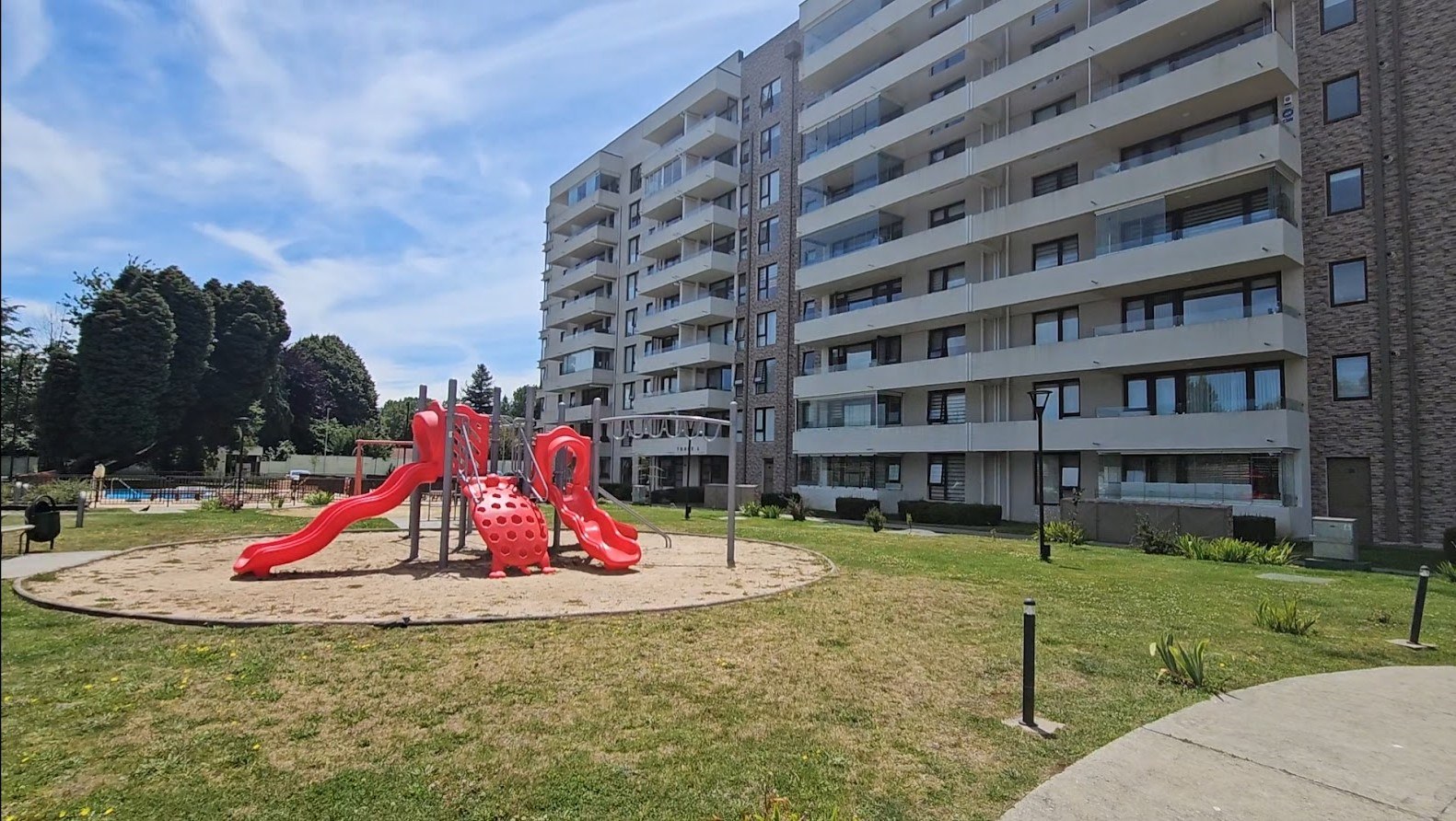 Depto en Condominio Parque Krahmer, cercano a Hospital Base