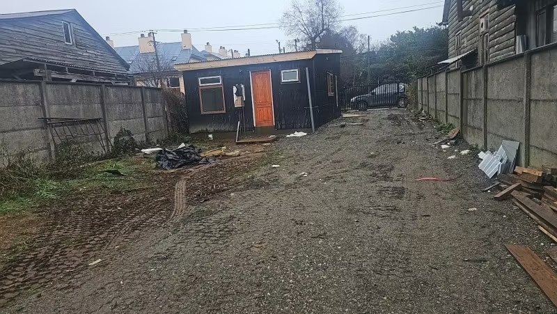 Terreno urbano con cabañas 2