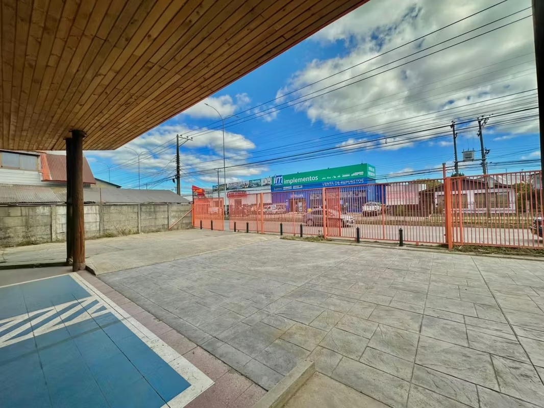 Planta Libre Amplia Av. Picarte con Estacionamientos 3