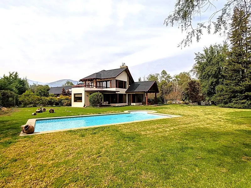 Venta Hermosa Casa En Sector Las Brisas Chicureo 6d 4b 4e