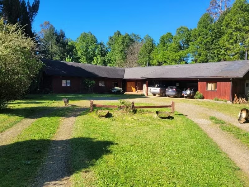 PROPIEDAD DE CASI UNA HECTAREA SECTOR ANGACHILLA 2